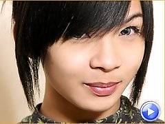 Sweet ladyboy with beestung lips puckers up for the camera
